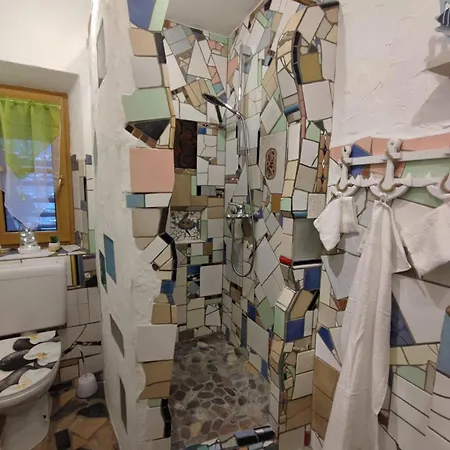 Beim Maler Gandi Apartment